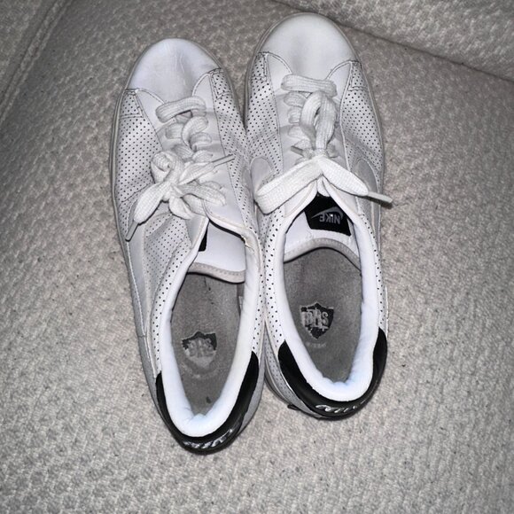 Nike Classic White Men's Leather Shoes with Logo Design - Size 11.5 - Picture 5 of 8